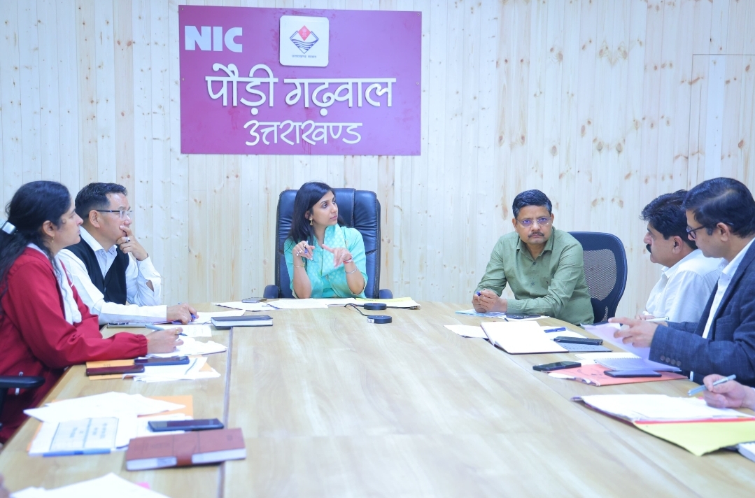 रेड–येलो अलर्ट में पौड़ी प्रशासन अलर्ट मोड पर, अधिकारियों को दिए सतर्कता बरतने के निर्देश