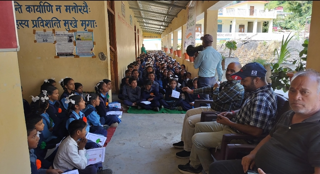 स्वच्छता ही सेवा पखवाड़े के तहत थलीसैंण के विद्यालयों में चलाया स्वच्छता अभियान