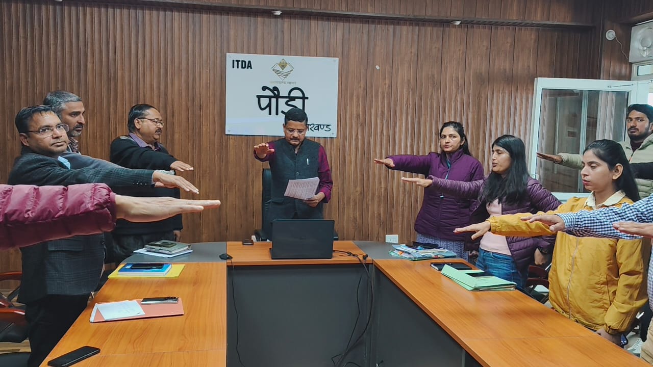 गंगा उत्सव को भव्य रूप में मनाये जाने को लेकर सीडीओ ने दिए निर्देश