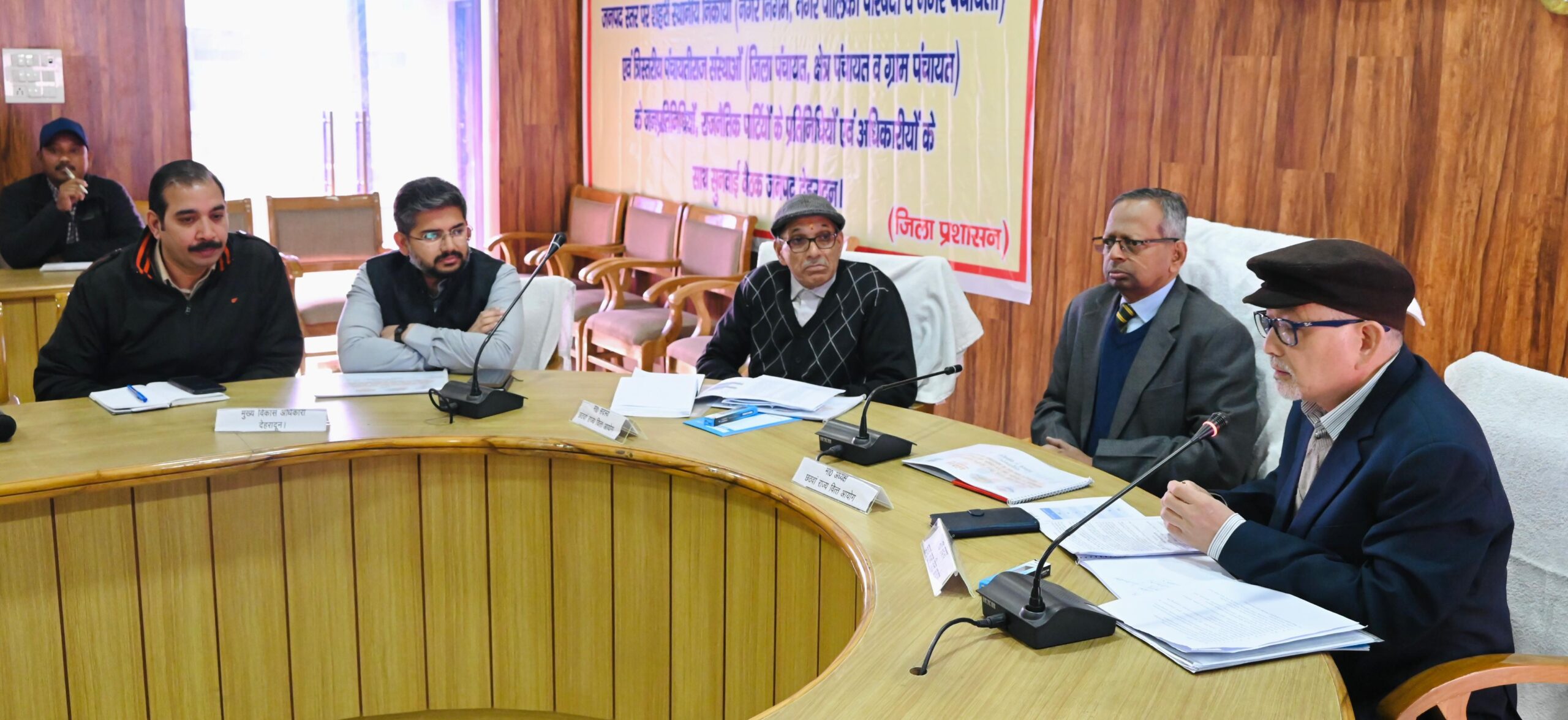 छठे वित्त आयोग की समीक्षा बैठकः जिले की विकास योजनाओं पर गहन चर्चा, जनप्रतिनिधियों ने रखे सार्थक सुझाव।