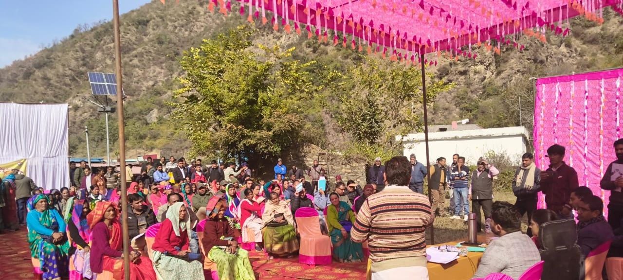 जिलाधिकारी के निर्देशन में सामुदायिक स्वास्थ्य केंद्र चाकीसैंण में एक्स -रे मशीन का शुभारंभ