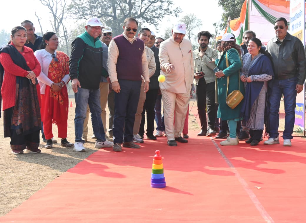 मसूरी विधानसभा क्षेत्र में विधायक चैंपियनशिप ट्रॉफी का उद्घाटन करते कैबिनेट मंत्री गणेश जोशी