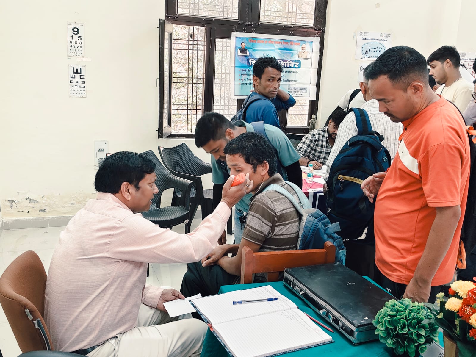 तहसील दिवस में ग्रामीणों ने की थी स्थानीय स्तर पर सुविधा की मांग, जिलाधिकारी के निर्देशों के क्रम में आयोजित हुआ शिविर